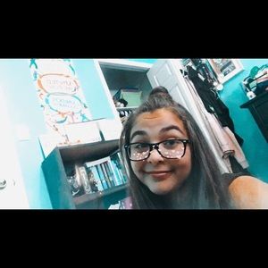 Meet your Posher, Vicky